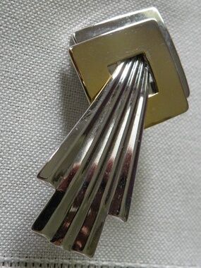 Vintage Art Deco Style Abstract Shooting Star Shiny Silver Tone Metal Pin